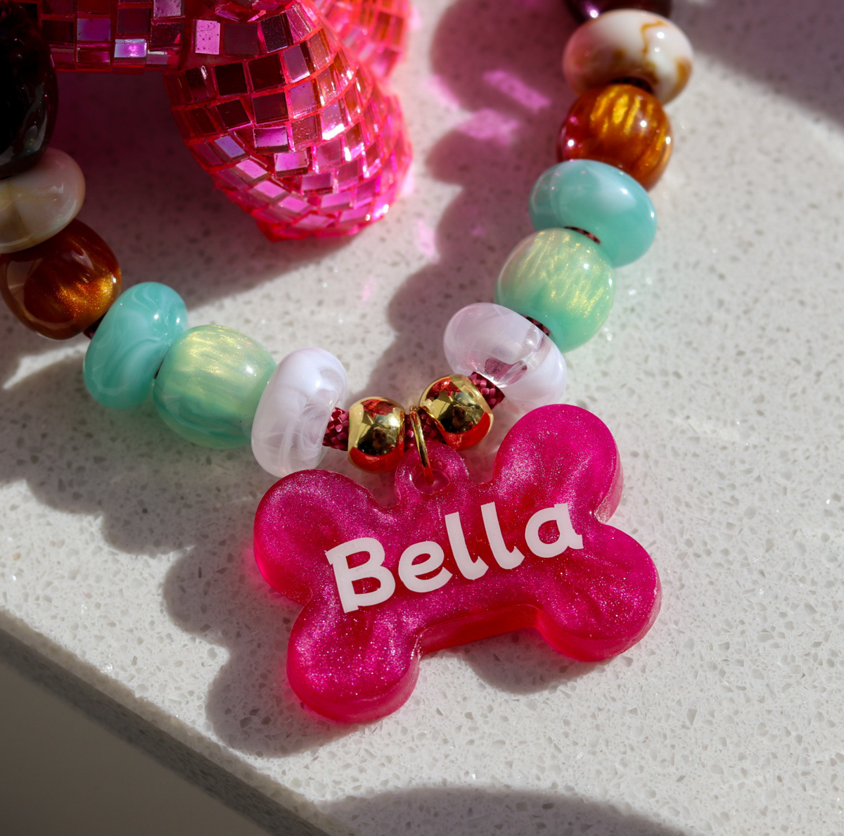 Honden ketting met Kralen Wildberry Mint close up foto penning