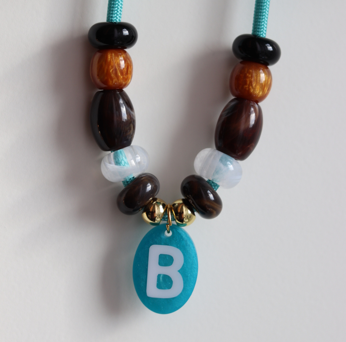 Hondenketting met initiaal - Blueberry Brown