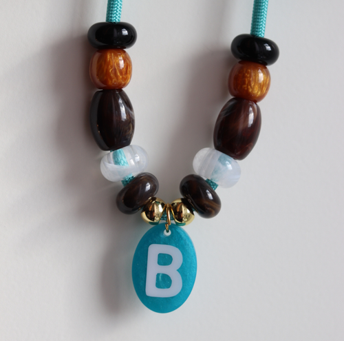 Hondenketting met initiaal - Blueberry Brown