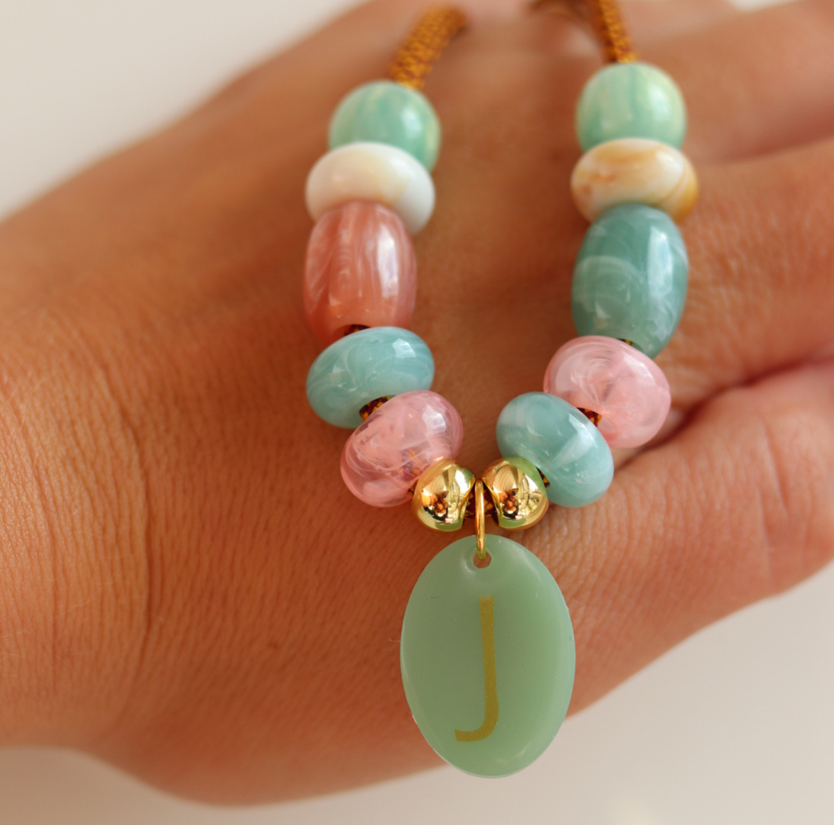 Hondenketting met initiaal - Retro Pastel